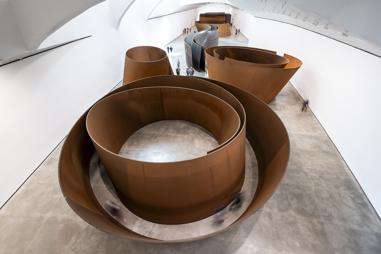 Vista cenital de La materia del tiempo de Richard Serra en el Guggenheim